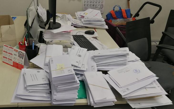 El PSOE denuncia que el envío de correo del Ayuntamiento ha estado dos meses sin funcionar.